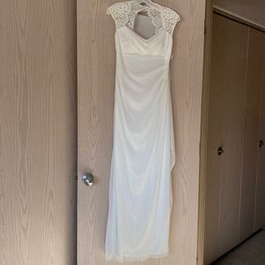 David’s Bridal Studio Size 2 women’s bridal gown.